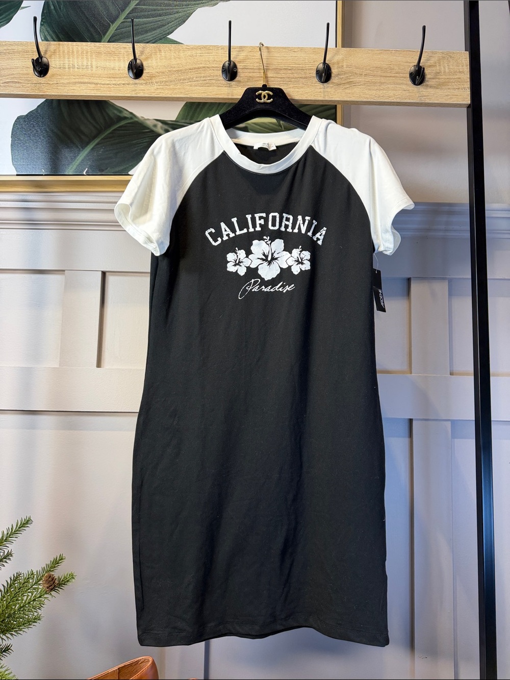 Ardene black white raglan-sleeve t-shirt dress a "California Paradise" L